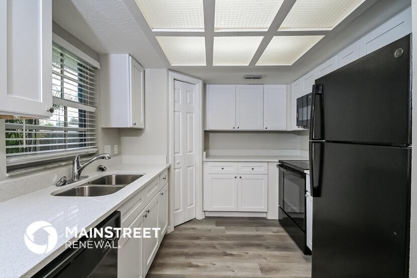 Building Photo - 8007 Apache Ln