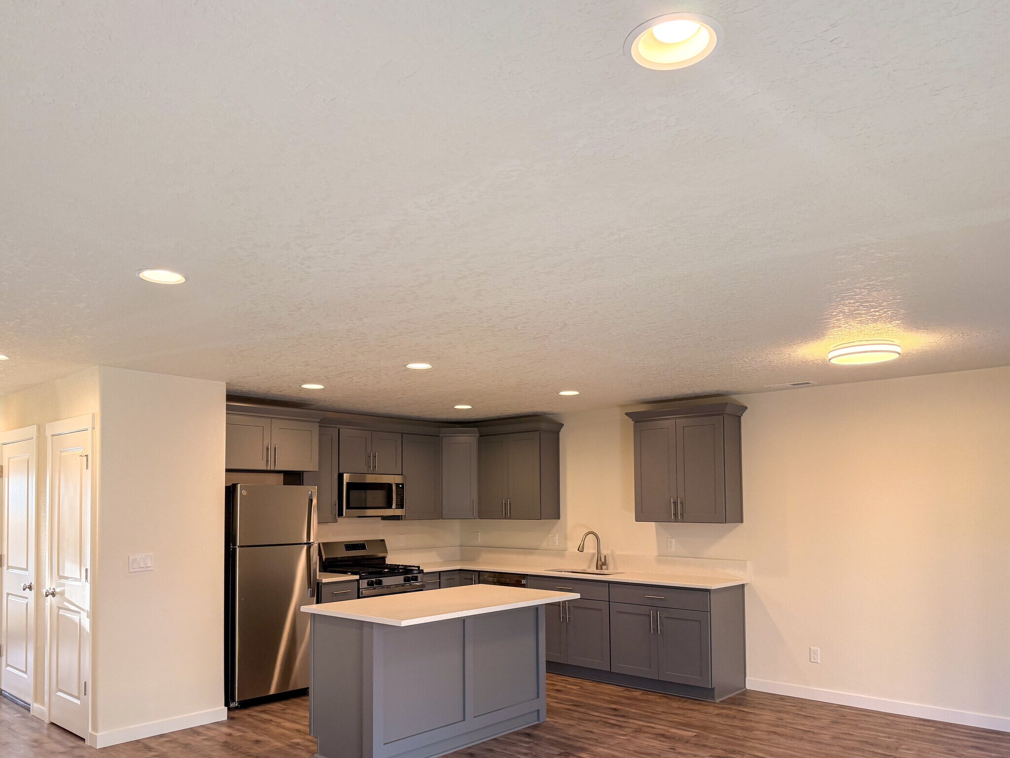 Building Photo - 507 NW Hillcrest Dr