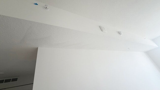 Building Photo - Luxury Condo in Millenia
