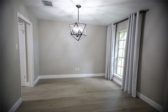 Building Photo - 22530 John Rolfe Ln