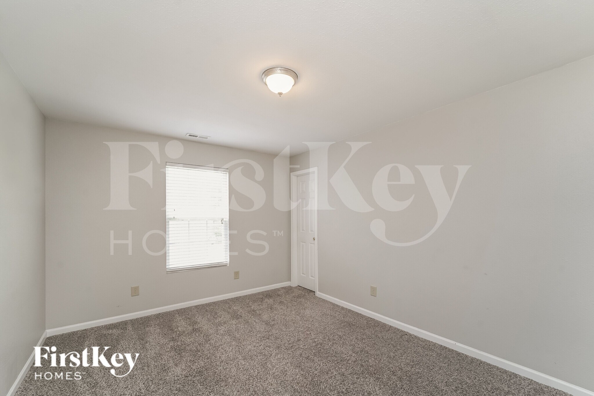 Building Photo - 1112 Rainier Ln