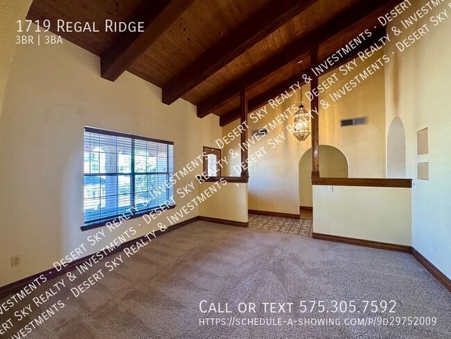 Building Photo - 1719 Regal Ridge St