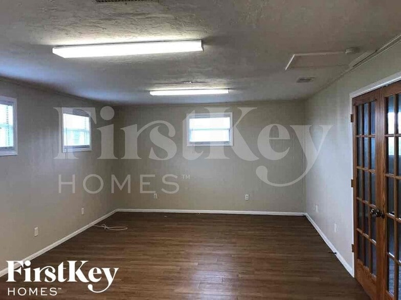 Building Photo - 1209 NE 18th Pl