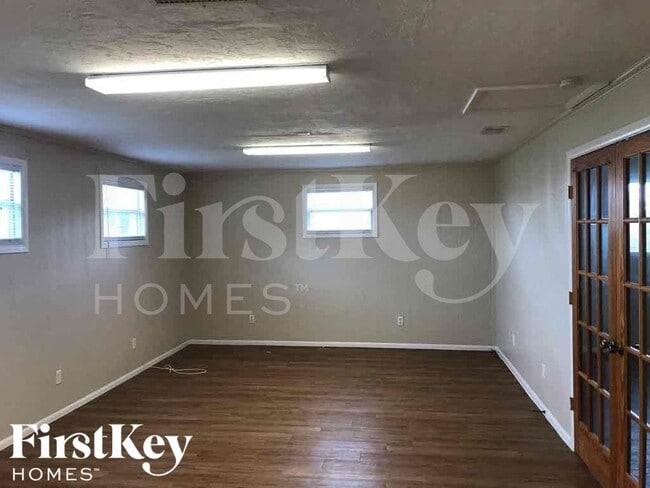 Building Photo - 1209 NE 18th Pl