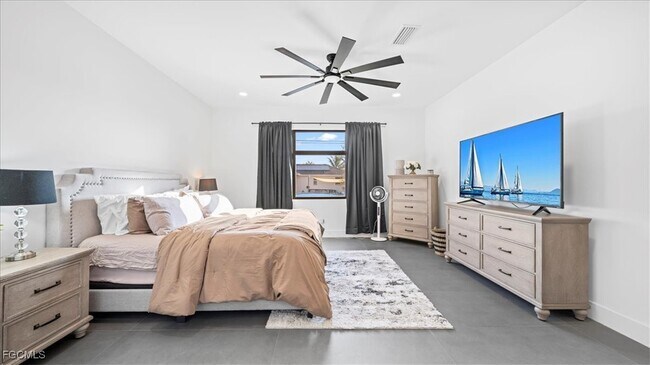 Building Photo - 1017 NE 4th Pl