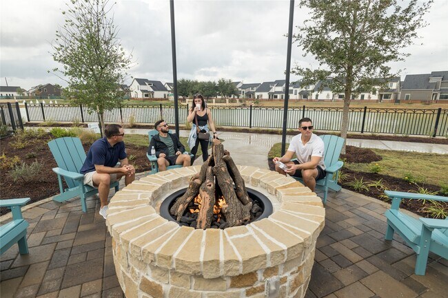 Building Photo - 18114 Greenhill Song Trl
