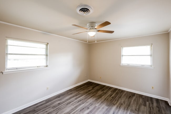 Building Photo - 311 Sterling Dr