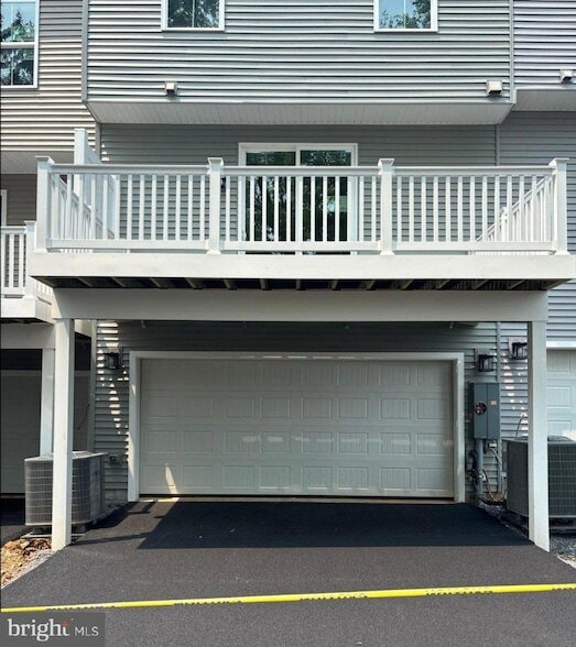 Building Photo - 33 Oasis Ave