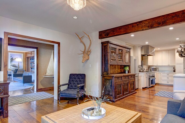 Building Photo - 1531 Marmont Ave