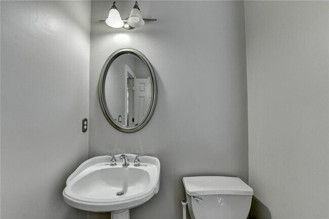 Building Photo - 486 Vinings Estates Dr SE
