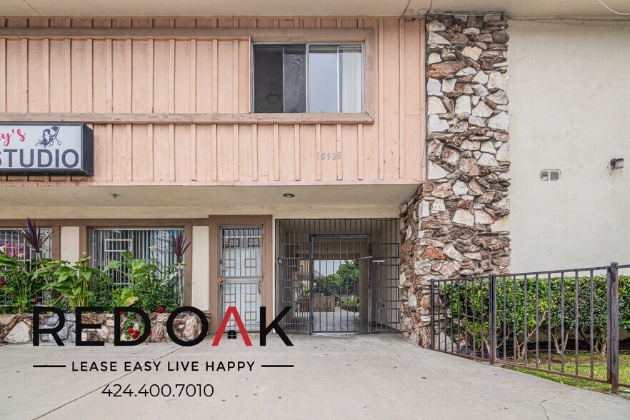Building Photo - 10920 Ramona Blvd
