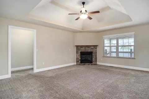 Building Photo - 4662 Oneida Dr