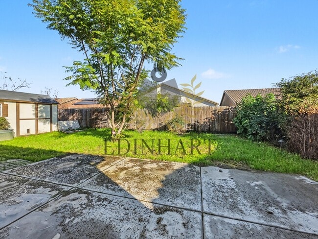 Building Photo - 1132 S Simon St