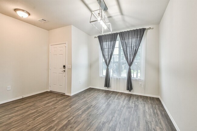 Building Photo - 5047 Royal Amber Ln