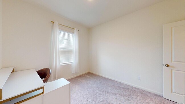 Building Photo - 5814 Lilac Lndg