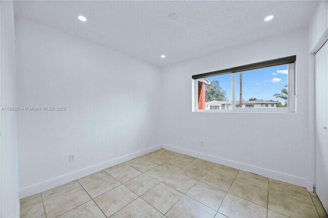 Building Photo - 3230 NW 171 Terrace
