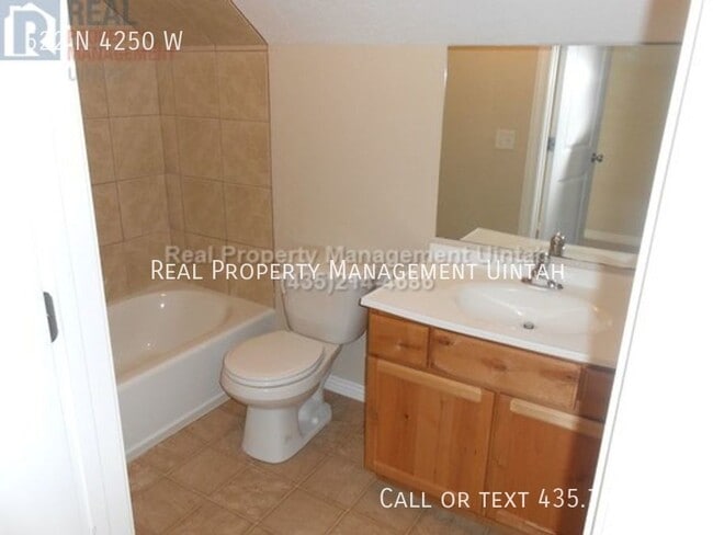 Building Photo - 522 4250 W
