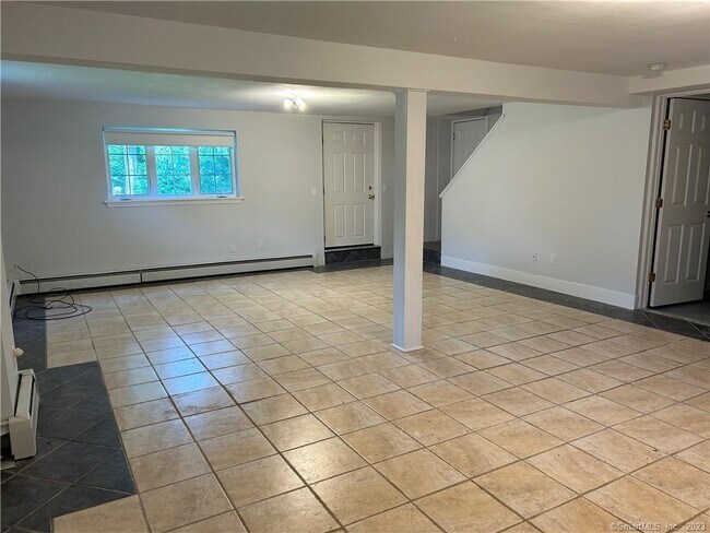 Building Photo - 127 Orchard Dr
