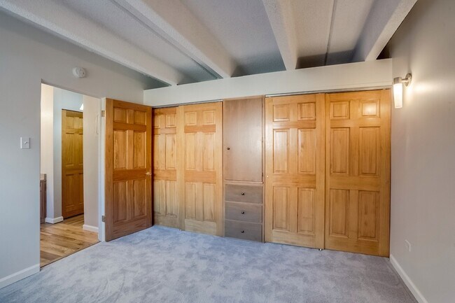 Building Photo - 50 N Clarkson St