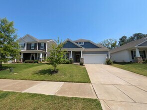 Building Photo - Spacious 4 bedroom, 2 bath Ranch Style Home located in Selwyn Landing !