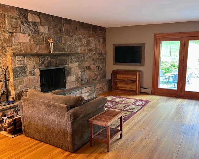 Building Photo - 64 Belden Rd