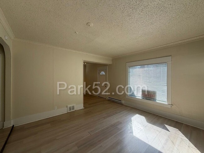 Building Photo - Tacoma Area 3 Bedroom 1 Bathroom Duplex
