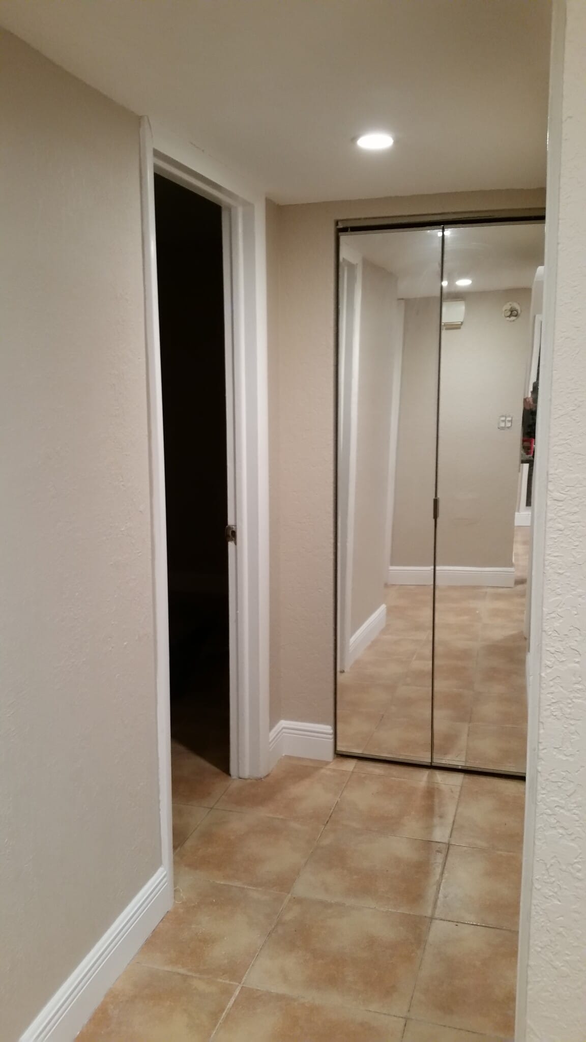 Building Photo - 430 Commodore Dr