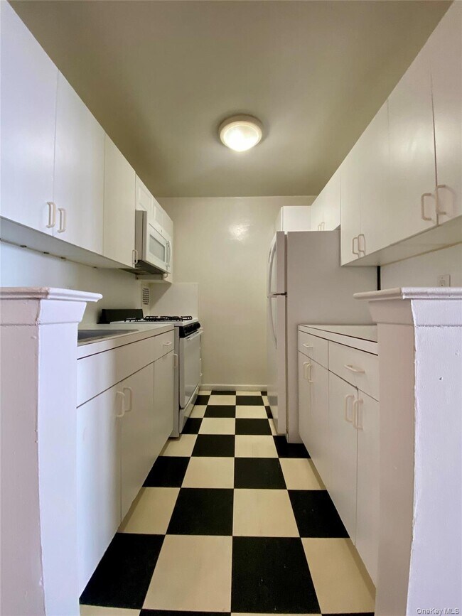 Building Photo - 25 Franklin Blvd