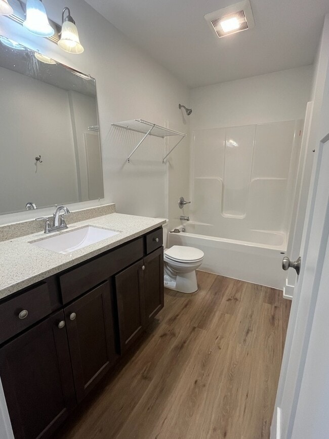 Building Photo - 3212 Babylon Rd