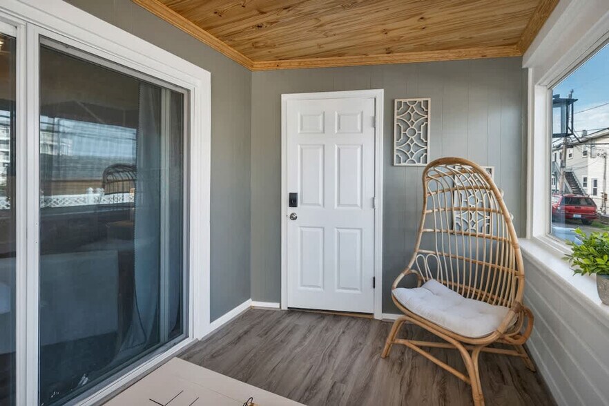 Building Photo - 9 Cole St