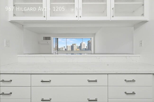 Building Photo - 967 Hilgard Ave