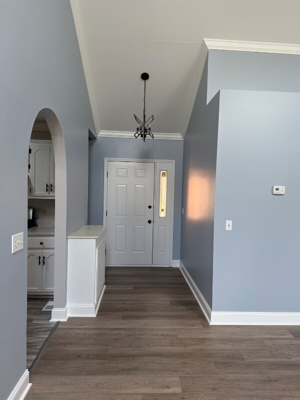 Building Photo - 205 Queens Ln Ct