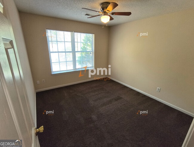 Building Photo - 8155 Autumn Green Dr