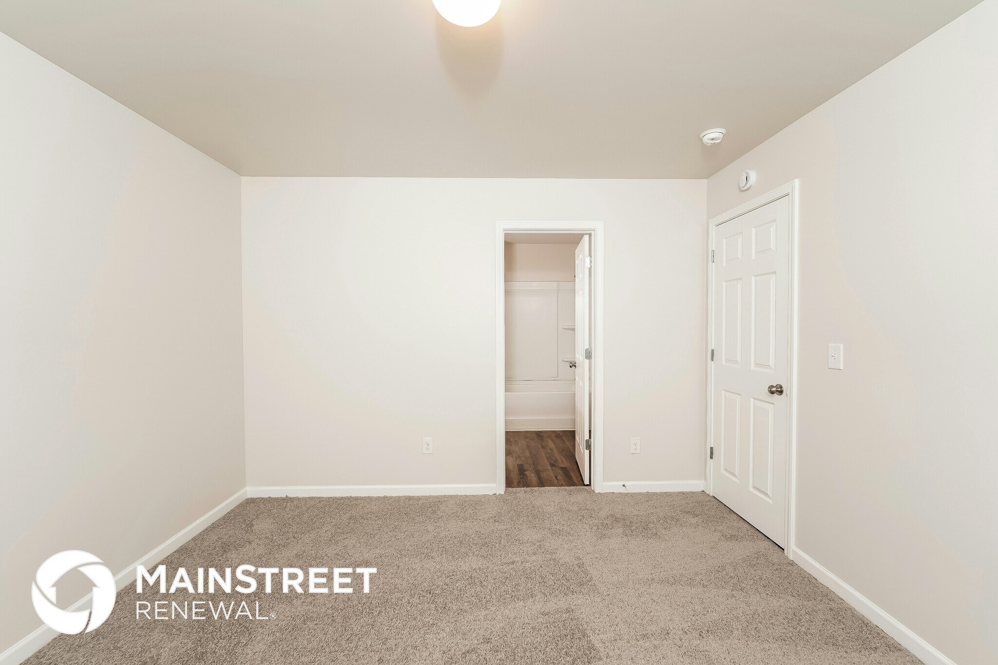 Building Photo - 461 Woodland Trl