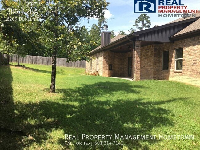 Building Photo - Magnificent 3/2 Home Tucked Away in a Beau...