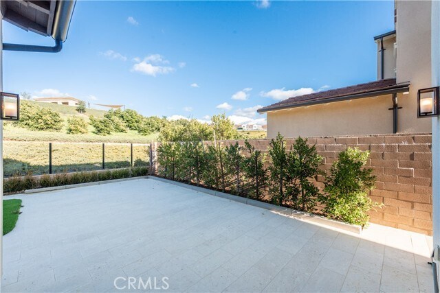 Building Photo - 152 Statura