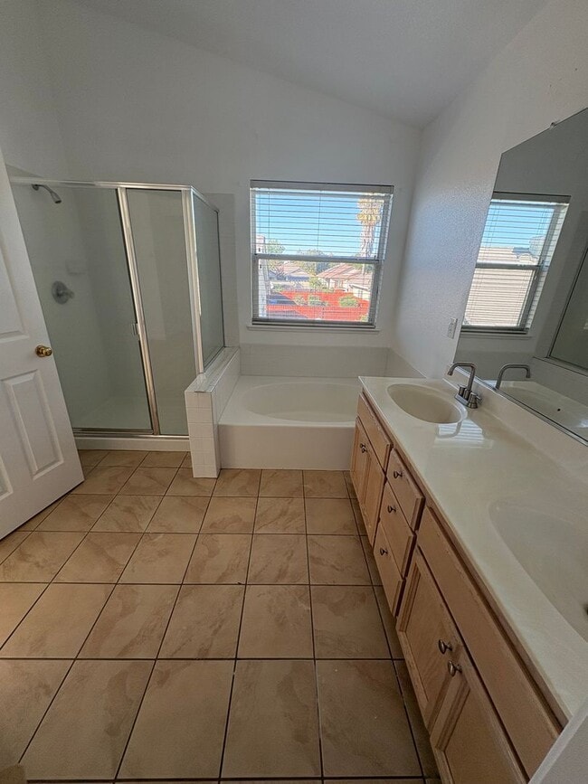 Building Photo - Spacious 4 bed/3 bath in Elk Grove 95624 M...