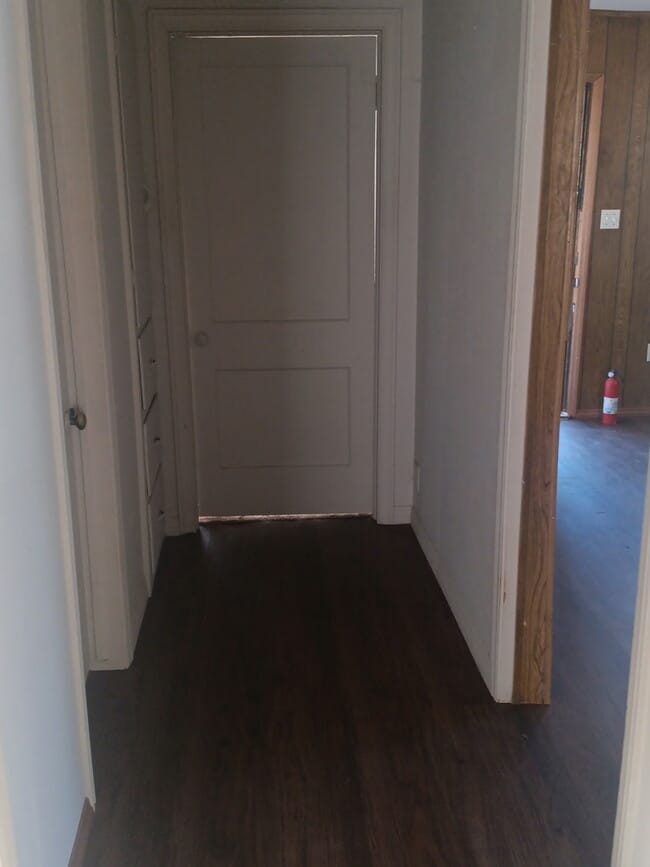 Building Photo - 108 C St