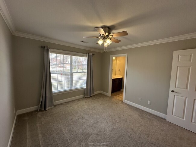 Building Photo - 5511 Ginkgo Rd