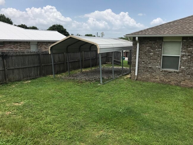 Building Photo - 335 Egan Dr