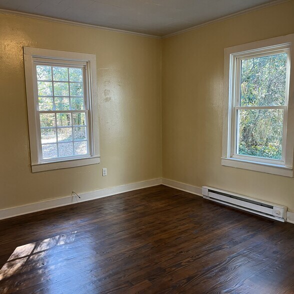 Building Photo - 2621 Dr Carver Rd