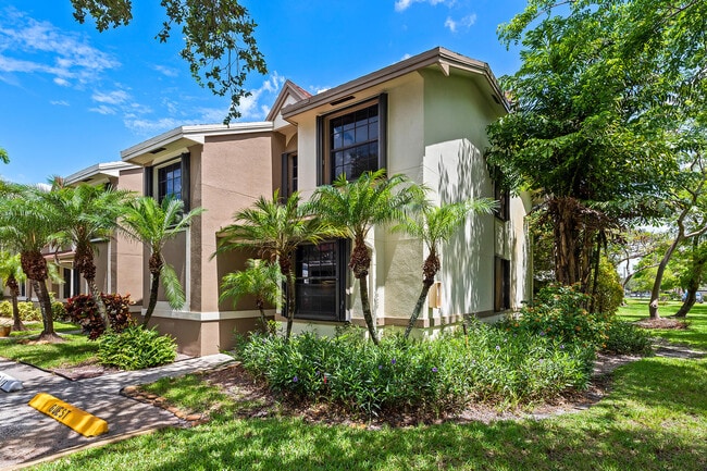 Building Photo - 243 City View Dr
