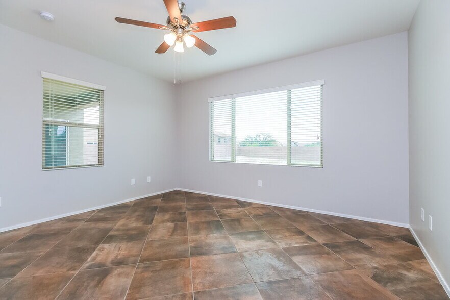 Building Photo - 1176 E Madera Grove Ln