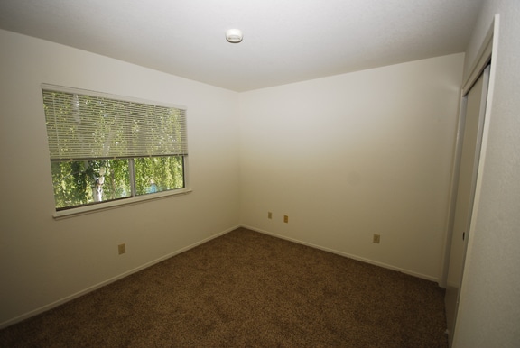 Building Photo - 1 bedroom 1 bath unit.