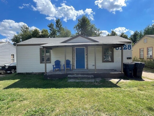 Building Photo - 3128 SW 27th St