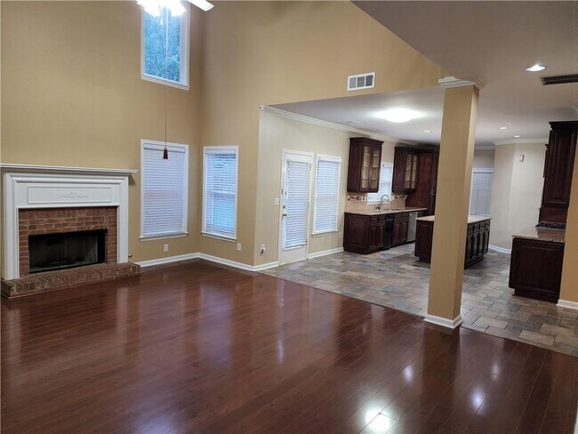 Building Photo - 12990 Meridian Ct