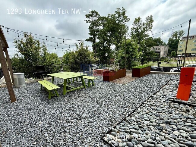 Building Photo - 1293 Longreen Ter NW