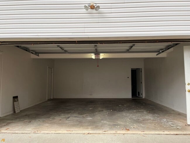 Building Photo - 214 Piedmont Dr