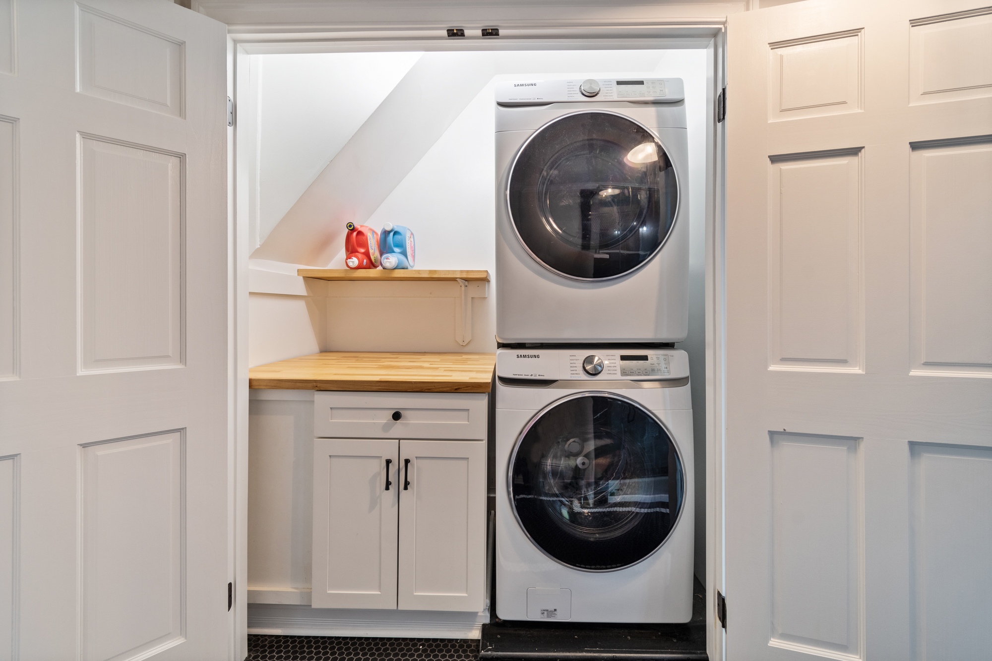 Brand new washer and dryer in this unit - 16 Lincoln Ave