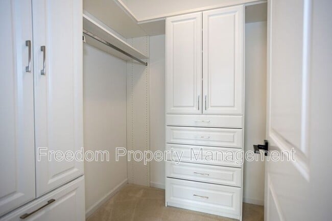 Building Photo - 2023 Serviceberry Rd